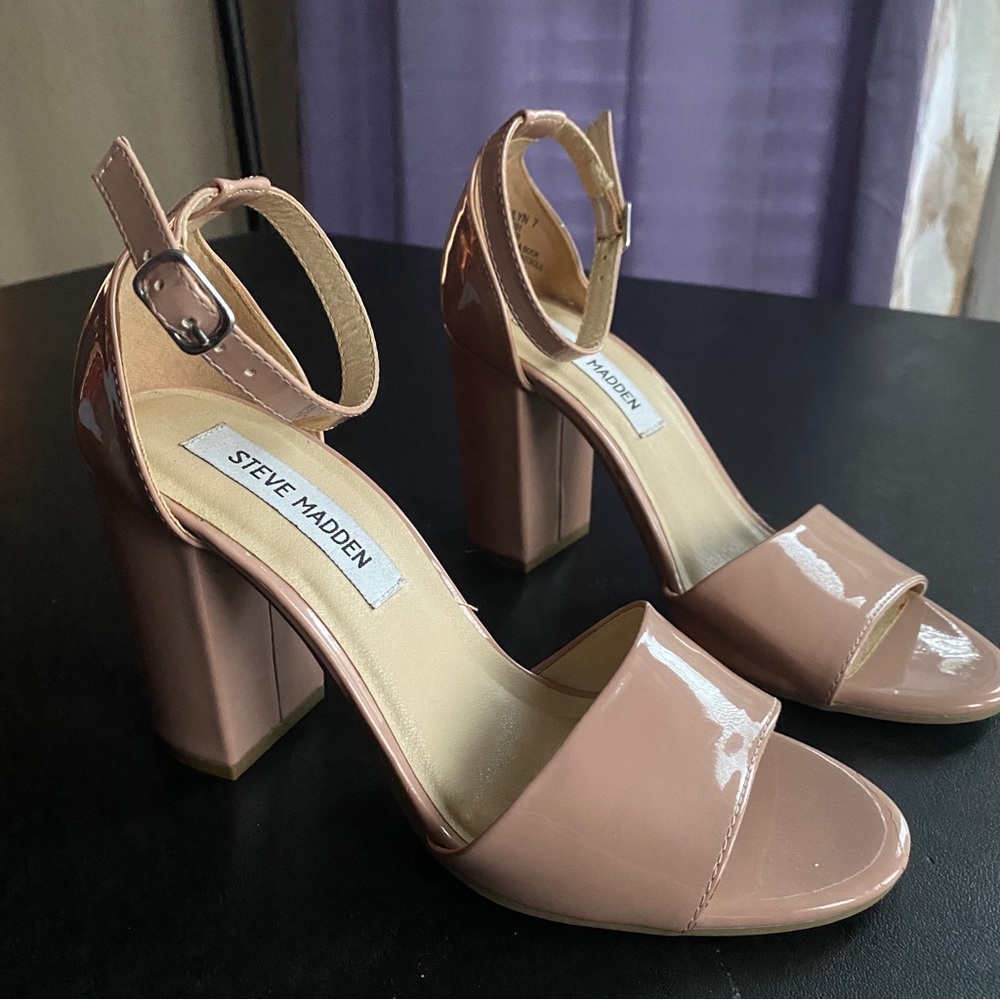 NWOT Steve Madden Heels Cream Never Worn No Flaws Patten Leather Style Size 7